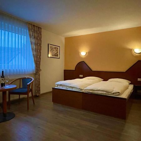 Hotel Haus Hubertus Elsdorf Esterno foto