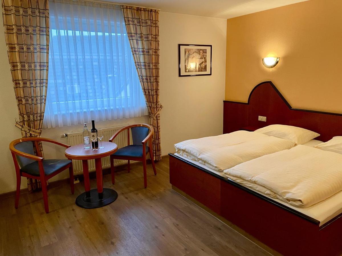 Hotel Haus Hubertus Elsdorf Esterno foto